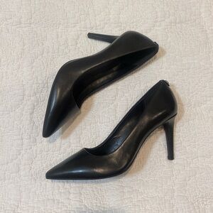 Michael Kors Dorothy Flex Leather Pump Women’s Size 7